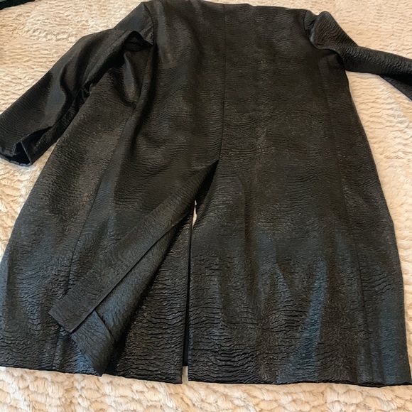 ❤️NWOT josie natori embossed croc coat - Picture 6 of 6